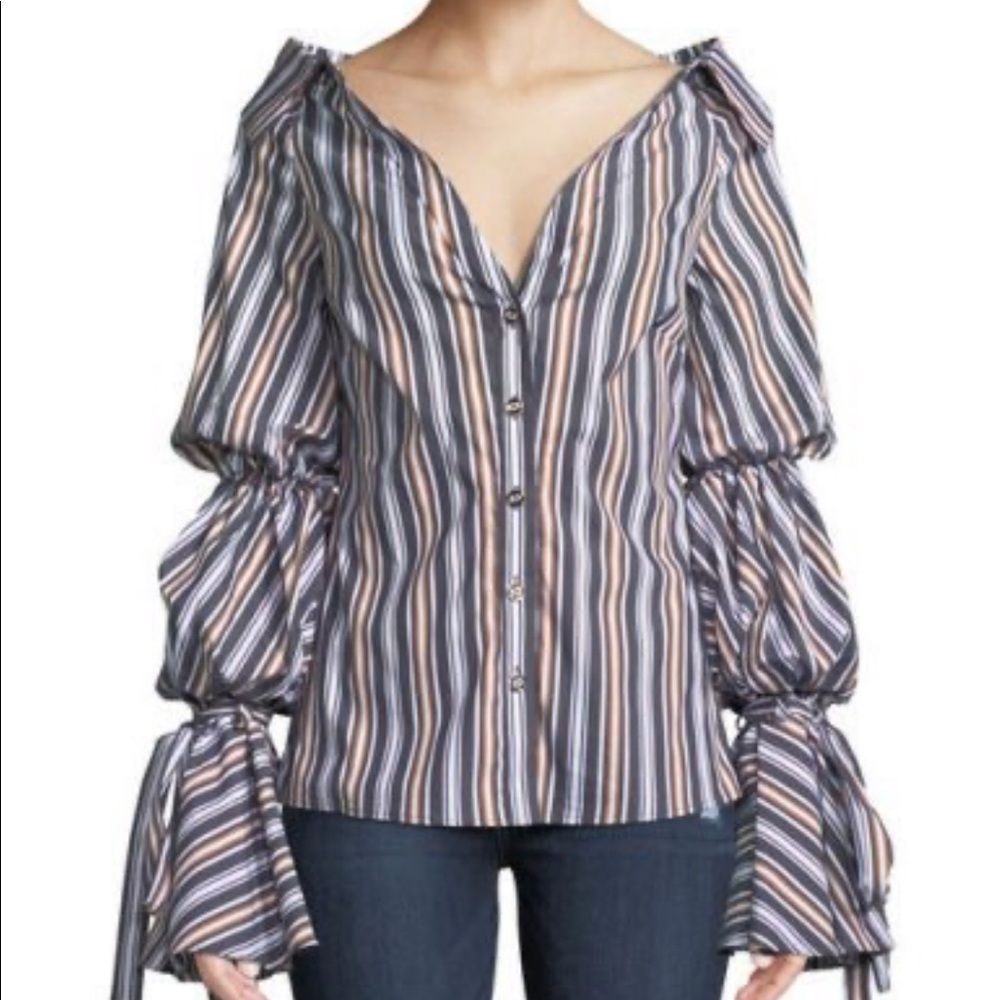 Caroline constas Shirt size XS